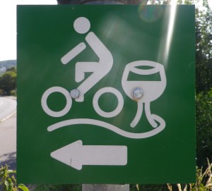 Wein Radreise Trail Sign