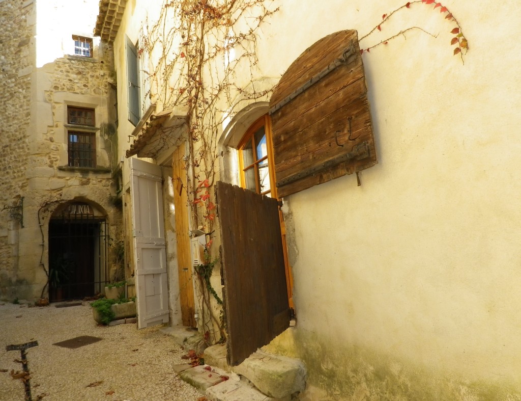 Windows and Doorways, Visan