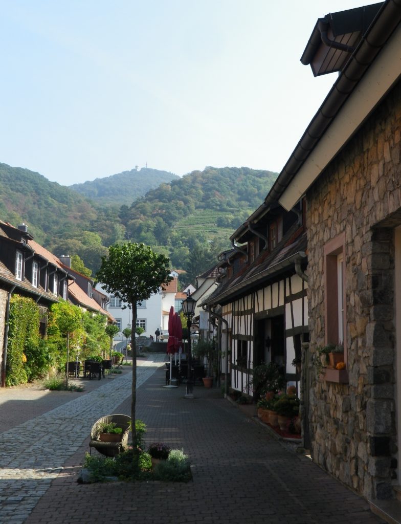 Zwingenberg and its Hills